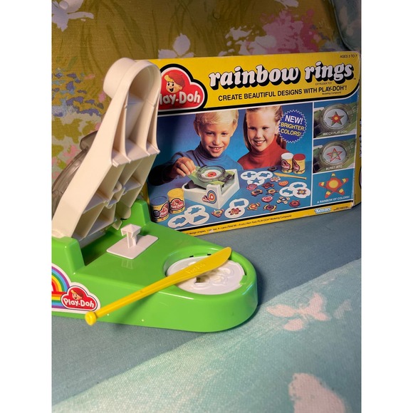 Play-Doh Rainbow Rings Extruder Toy - 1981 COMPLETE - Picture 1 of 11